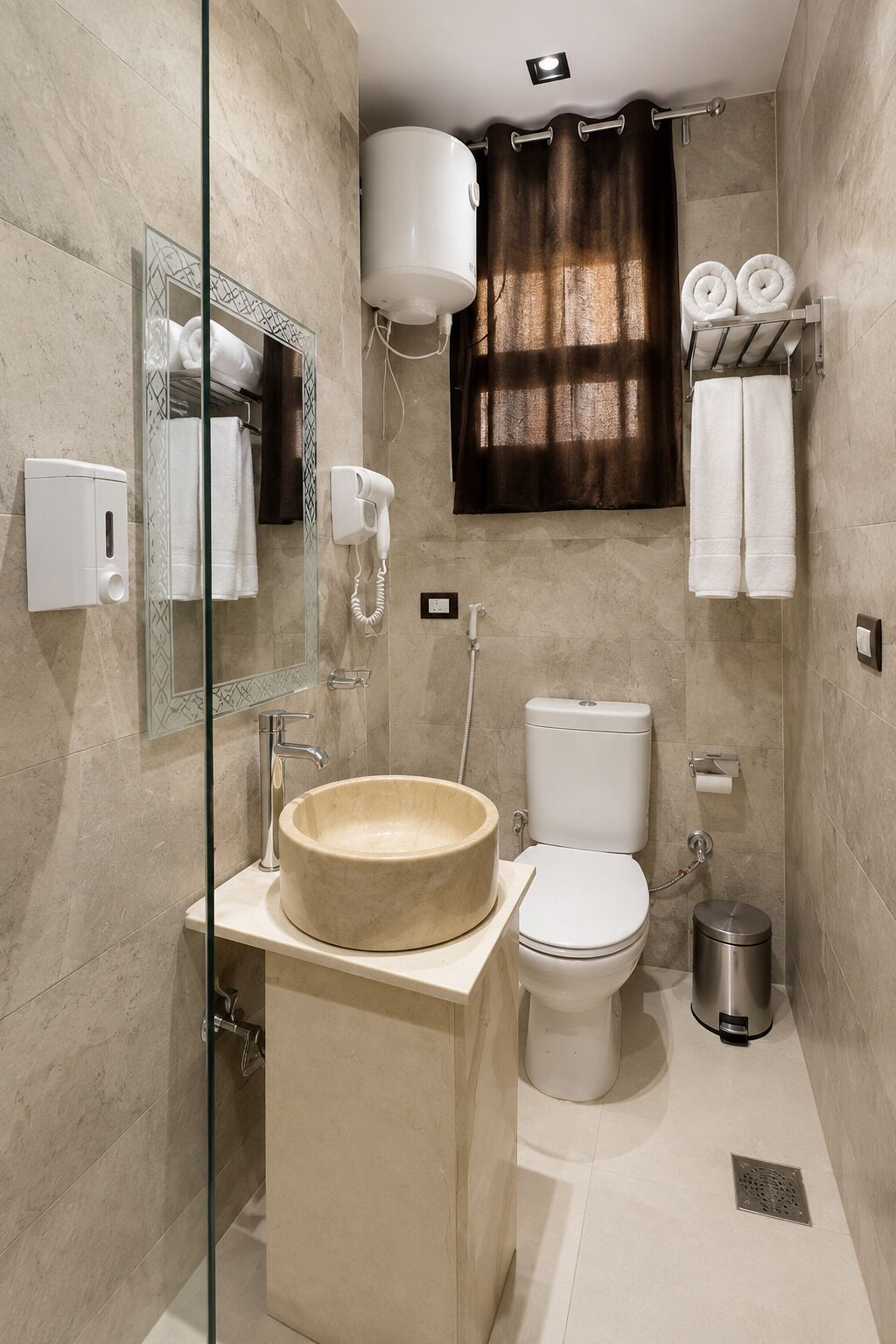 Photo - White Pyramids inn 