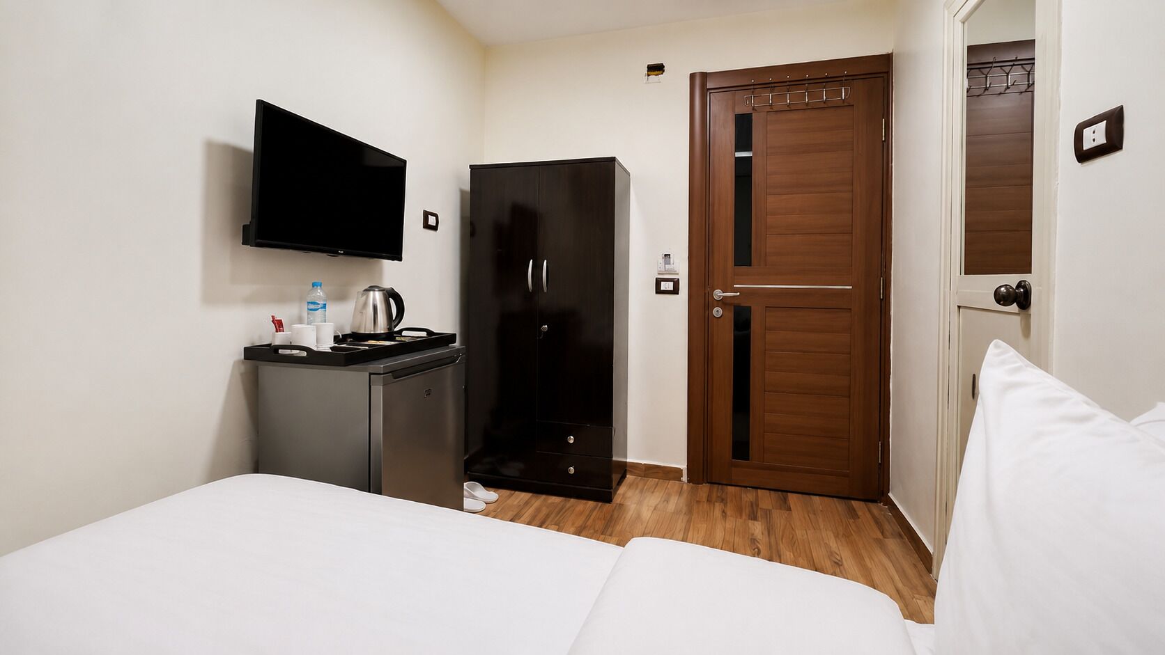 Photo - White Pyramids inn 