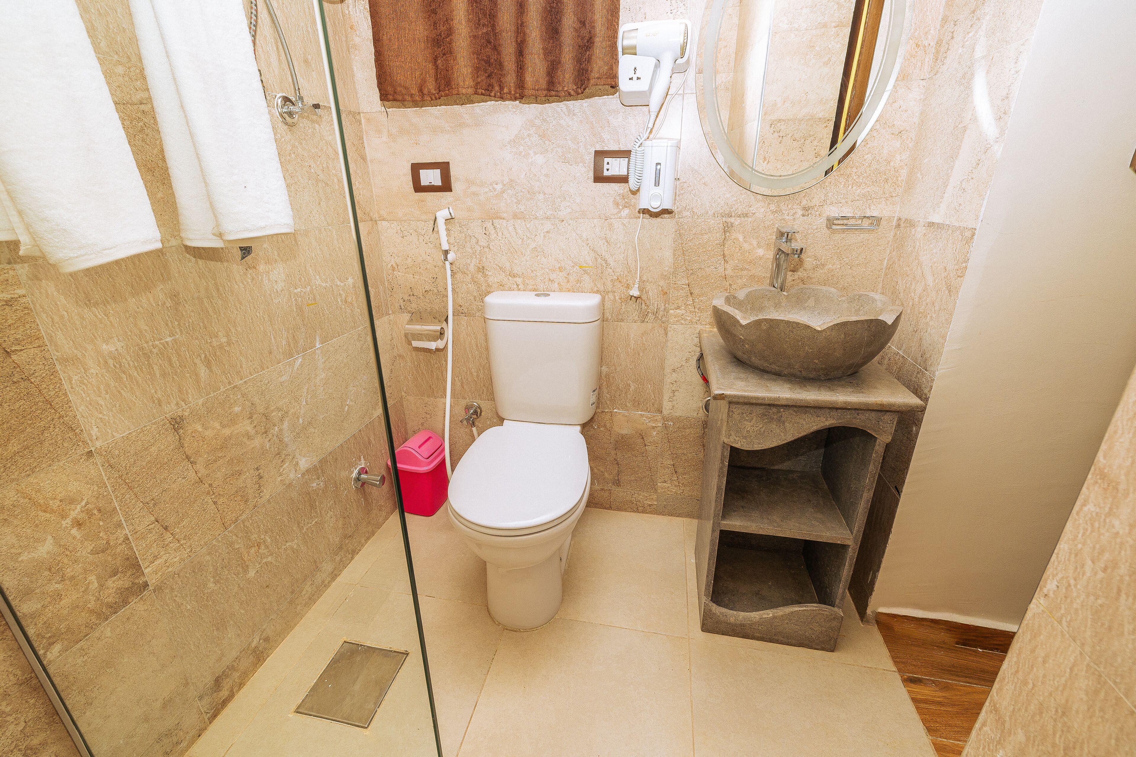 Photo - New White Pyramids Inn