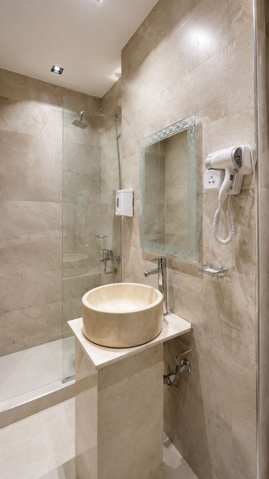 Photo - White Pyramids inn 