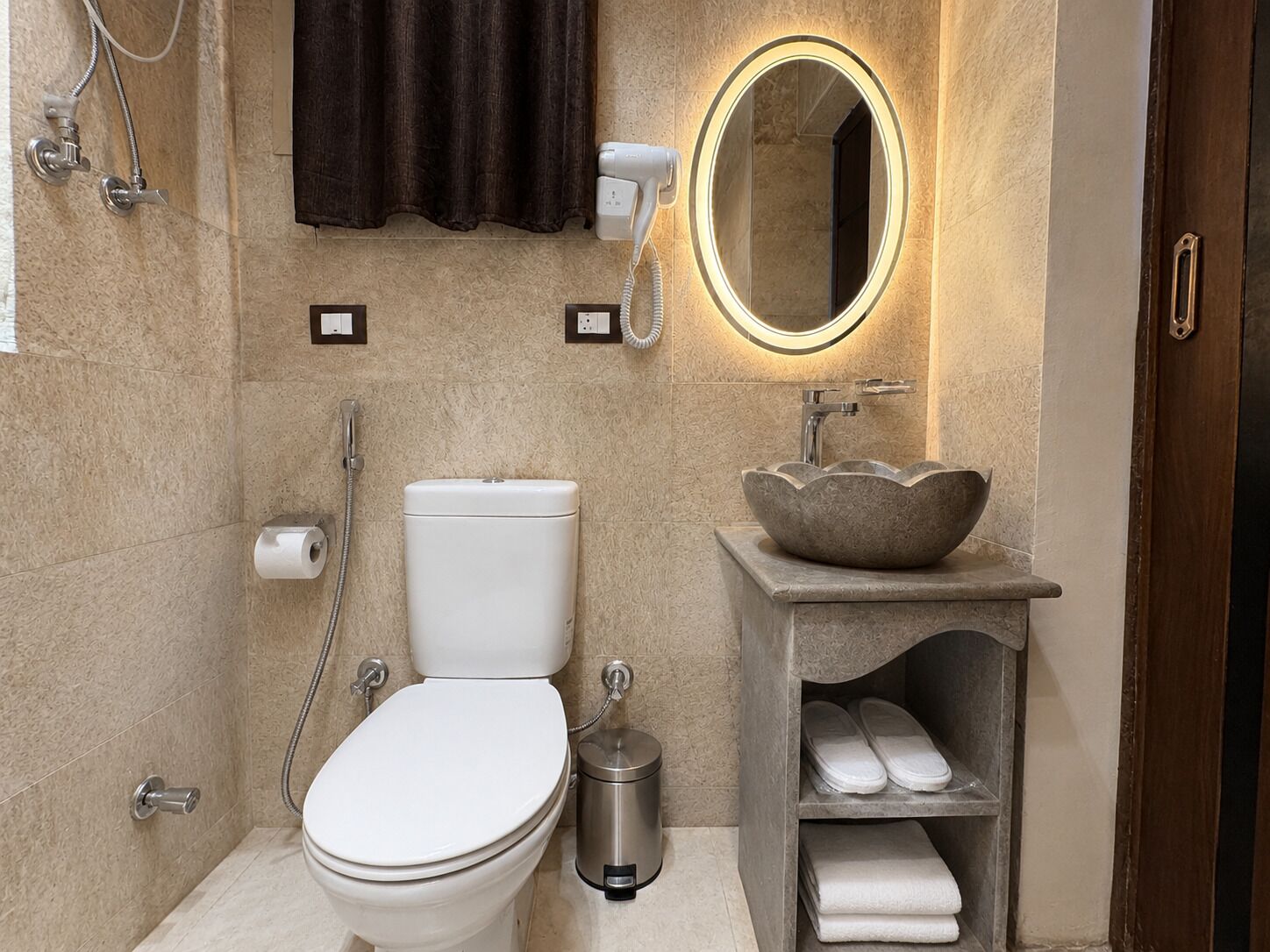 Photo - White Pyramids inn 