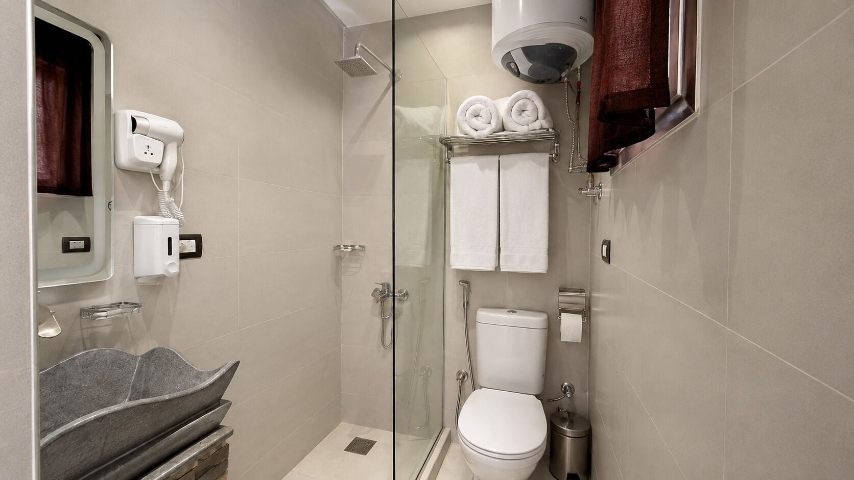 Photo - White Pyramids inn 