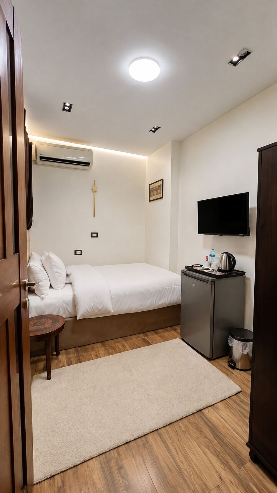 Photo - White Pyramids inn 
