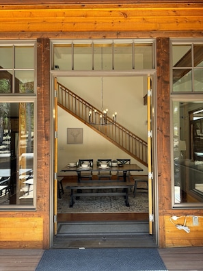 Dining - Feel in the mountains, only 8 minutes away from downtown Breckenridge!
 (Blue River)