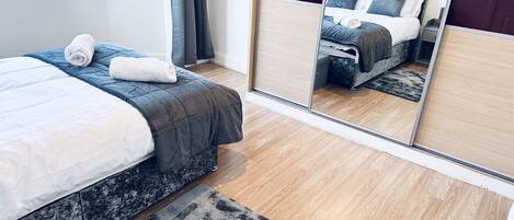 Rumah | 3 kamar tidur, setrika/meja setrika, Wi-Fi gratis, dan seprai linen