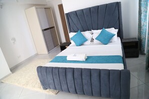 3 quartos, ferros/tábuas de passar roupa, Wi-Fi, roupa de cama