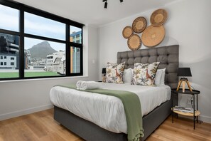 1 habitación, tabla de planchar con plancha, internet y ropa de cama