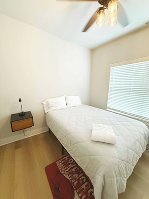 2 chambres, fer et planche à repasser, Wi-Fi gratuit, draps fournis