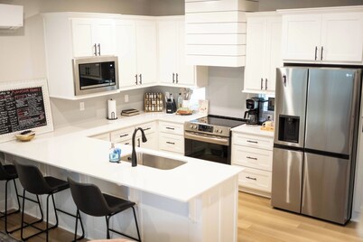 Cozy Luxe Stay Walk to any HOGS Stadium