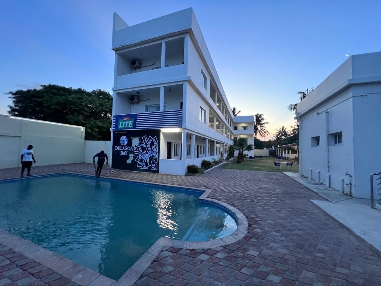 المنشأة من الخارج