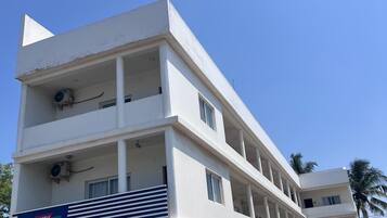 Premium Room, 1 King Bed, Non Smoking, Sea View | Terrace/patio