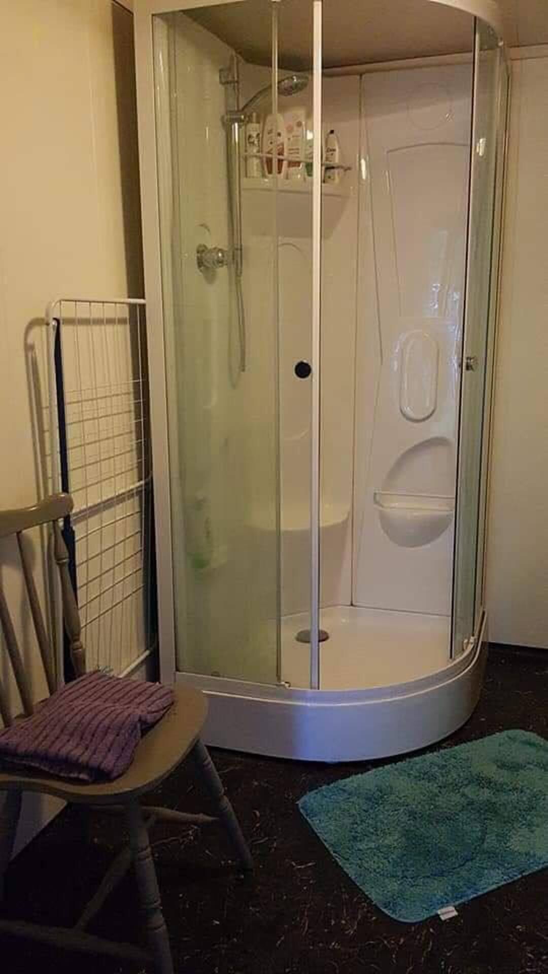 House | Bathroom | Shower, hair dryer, towels