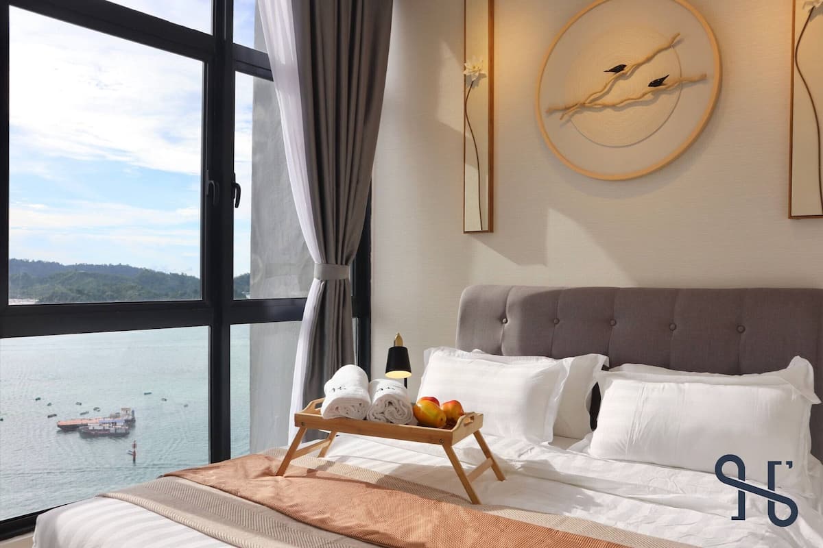 Superior Suite, Sea View | 1 bedroom, minibar, desk, laptop workspace