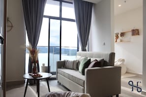 Superior Suite, Sea View | Living area