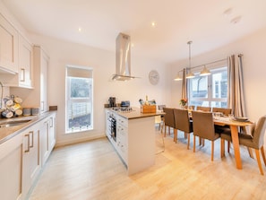 Dishwasher, highchair - Stylish modern property based right within the heart of Craster. (Craster)