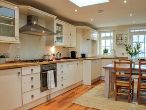 Diskmaskin och barnstol