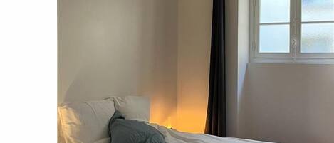 1 soverom, wi-fi (inkludert) og sengetøy