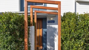 تفاصيل الفندق من الخارج