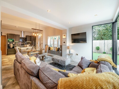 3 bedroom accommodation in Beverley