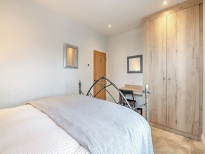 3 bedrooms, WiFi (free), bed sheets - 3 bedroom accommodation in Beverley (Beverley)