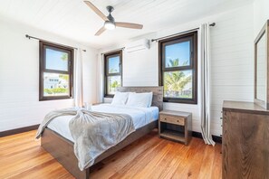 5 bedrooms, iron/ironing board, free WiFi, bed sheets - Paradise Cove & Mistico Beach Club + Boat Shuttle (San Pedro)