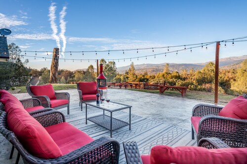 New!! Majestic Views, Pool, Sleeps 20+, 2 Mstr BR, close DT Yosemite, Bass Lake 