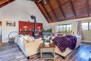 Smart TV, chimenea