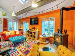 TV - 3 bedroom accommodation in Scalegill, near Kirkby Malham (Scalegill, near Kirkby Malham)