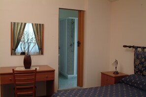 4 Schlafzimmer, Bügeleisen/Bügelbrett, WLAN, Bettwäsche