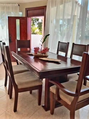 Dining - "Spectacular Oceanfront Villa with Pool Paradise 6 Bedrooms 6 Baths - Sleeps 20" (Playa Mia, Azua, República dominicana)