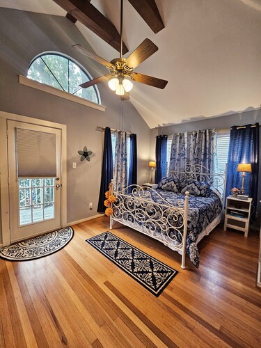 Secluded Two-Story Country Style Loft with Balcony & Free Parking in The Heights