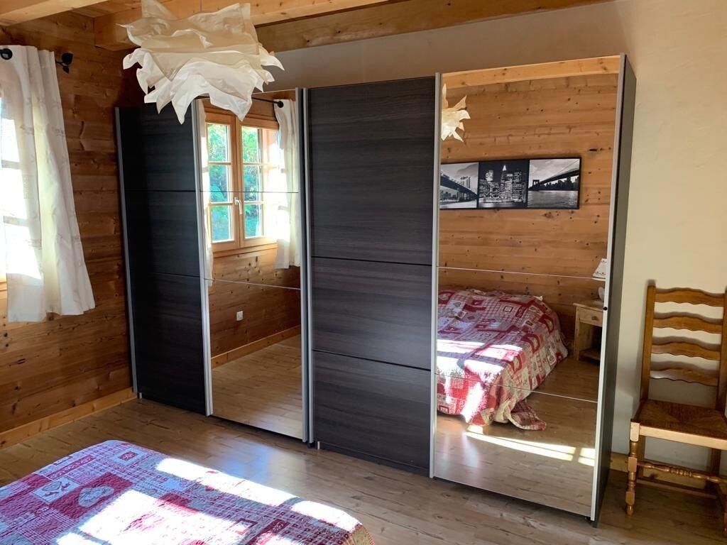 5 chambres, fer et planche à repasser, Wi-Fi, draps fournis