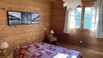 5 slaapkamers, een strijkplank/strijkijzer, wifi, beddengoed