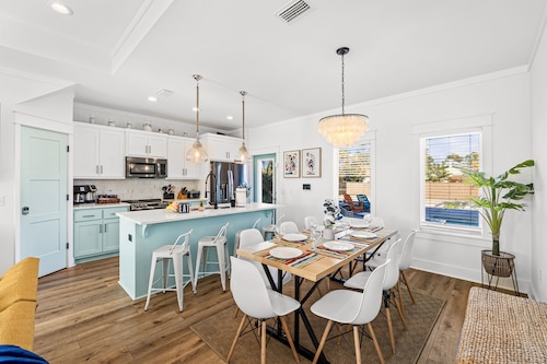 Heated Pool, Pickeball, Beach House