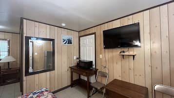 1 slaapkamer, een bureau, gratis wifi, beddengoed