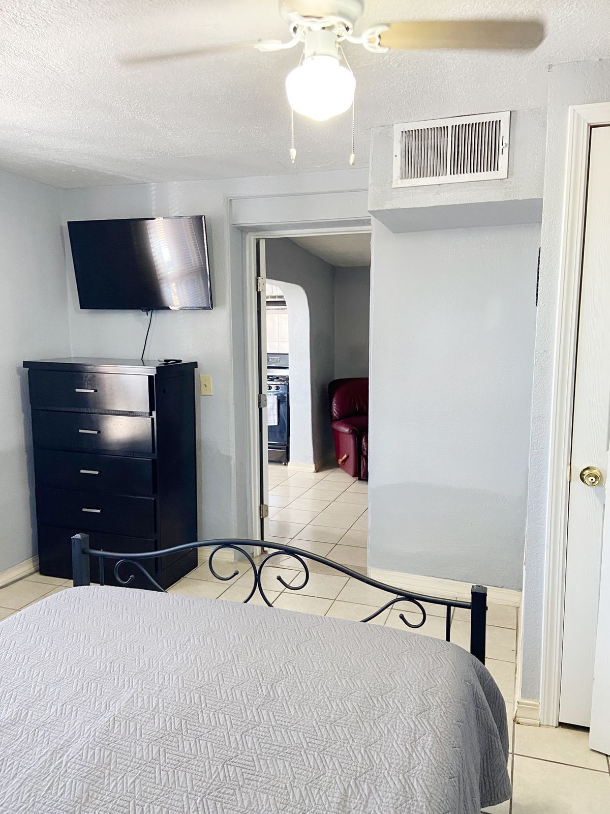 3 bedrooms, iron/ironing board, free WiFi, bed sheets