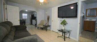Corner Gem near Del Sol Hospital 