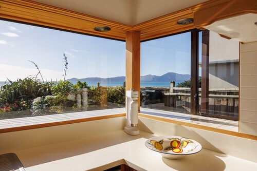 Absolute Beach Front Luxury Holiday  Home  Swim Beach Spectacular Sunsets 