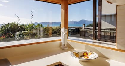 Absolute Beach Front Luxury Holiday Home Swim Beach Spectacular Sunsets