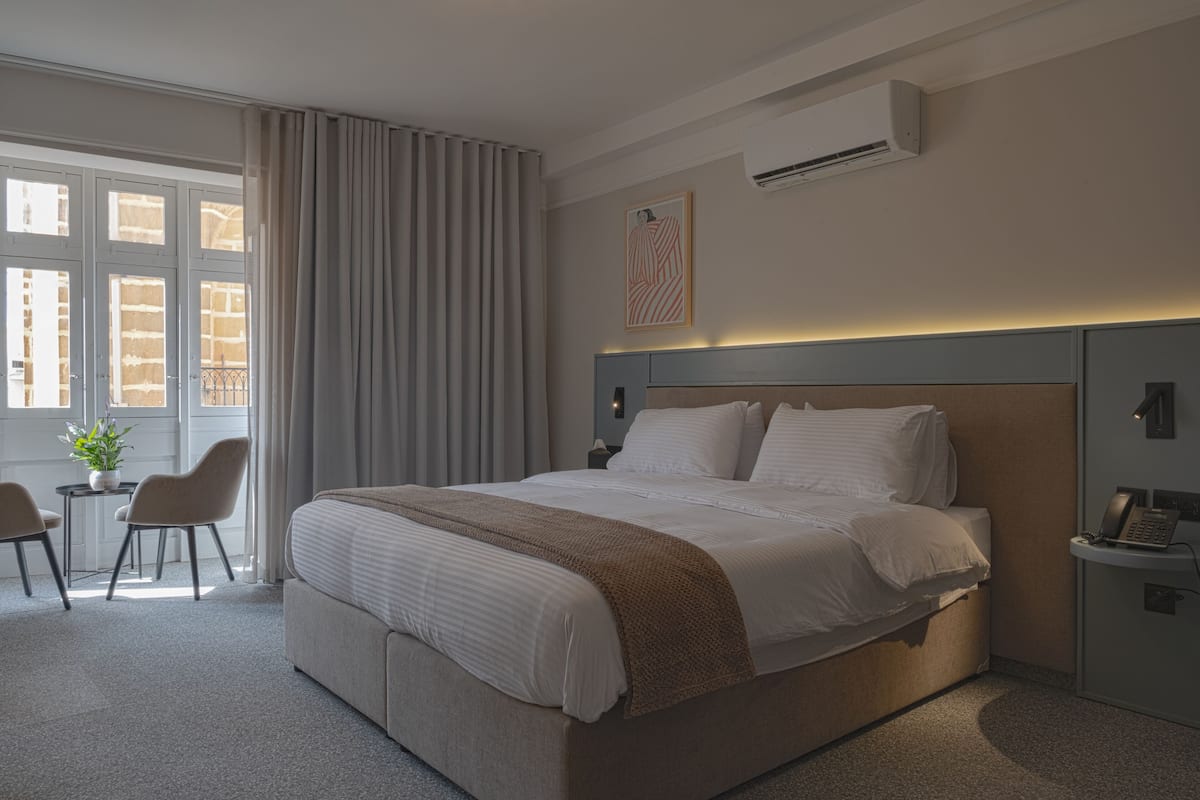 Deluxe Double or Twin Room, 1 Bedroom, Balcony | Cadar kapas Mesir, peralatan tempat tidur premium, katil Tempur-Pedic
