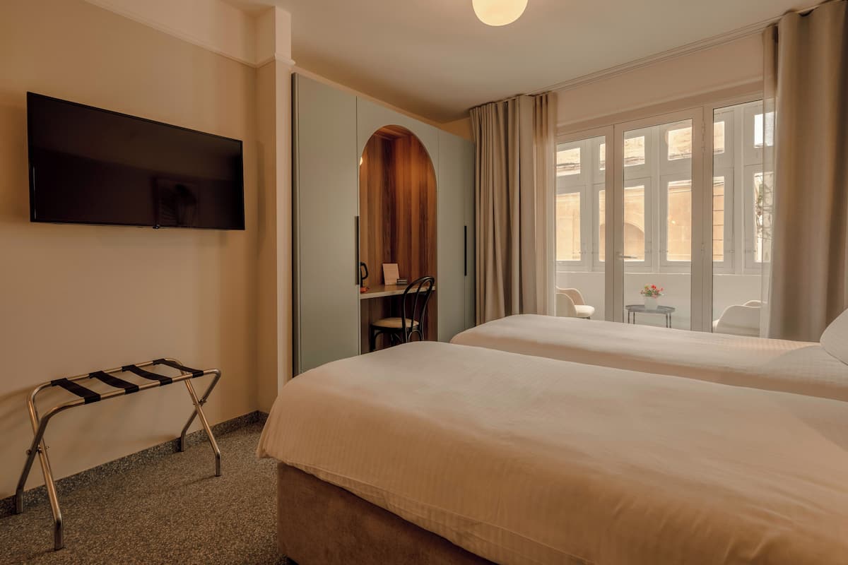 Deluxe Double or Twin Room, 1 Bedroom, Balcony | Cadar kapas Mesir, peralatan tempat tidur premium, katil Tempur-Pedic