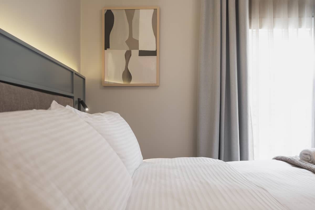 Deluxe Double or Twin Room, 1 Bedroom, Balcony | Cadar kapas Mesir, peralatan tempat tidur premium, katil Tempur-Pedic