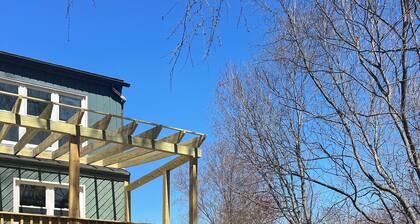 4 BR Serene Home Nestled Amongst the Canopy of Majestic Trees