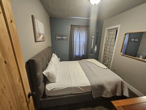 5 habitaciones, escritorio, tabla de planchar con plancha y wifi gratis 