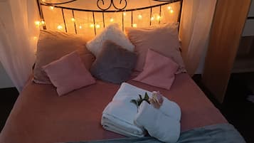 2 chambres, lit parapluie, draps fournis