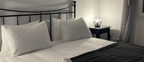 4 Schlafzimmer, Bügeleisen/Bügelbrett, kostenloses WLAN, Bettwäsche