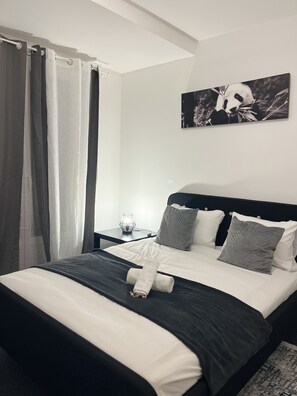 4 bedrooms, iron/ironing board, free WiFi, bed sheets