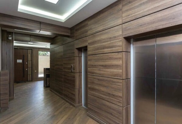 المنشأة من الداخل