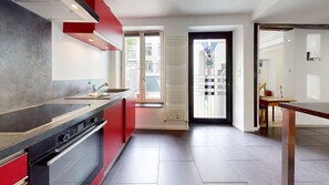 Réfrigérateur, four, plaque de cuisson, lave-vaisselle