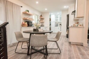 Dining - Take the time to relax at our remodeled peaceful parcel located in Penngrove, CA (Penngrove)